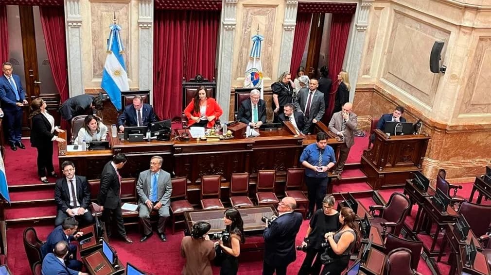 La Libertad Avanza impuso su mayoría y dejó al kirchnerismo sin autoridades en el Senado